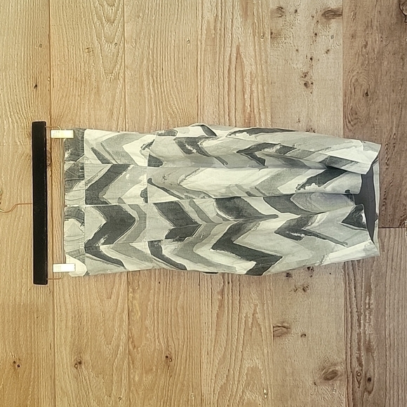 Banana Republic Gray and White Italian Linen Strapless Dress Size 2 and 6 - Picture 5 of 10